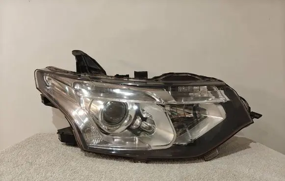Mitsubishi Outlander Headlight/headlamp 4B45X8301C5 1808141128