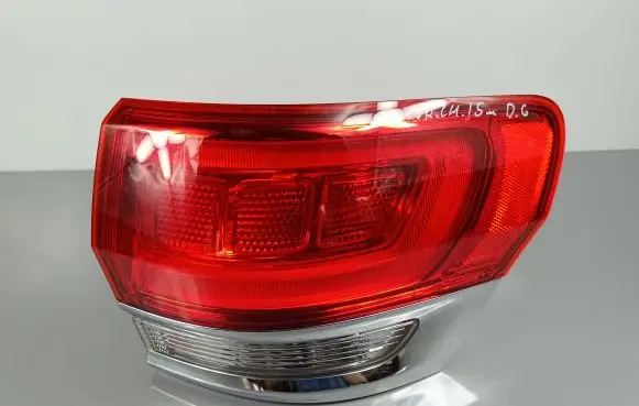 Jeep Grand Cherokee Rear/tail lights P68110016AE