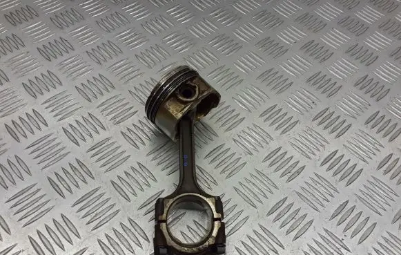 Chevrolet Aveo Piston with connecting rod