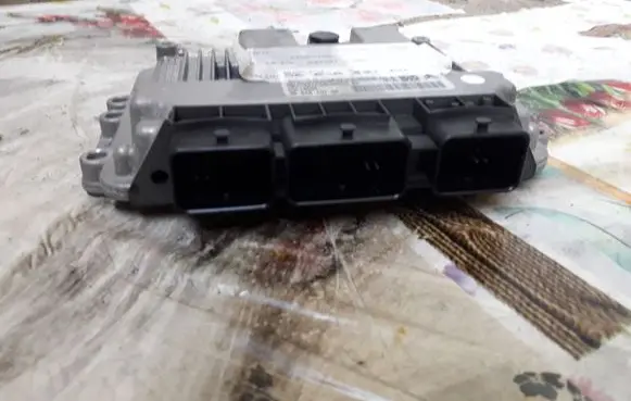 Citroen C4 I Engine control unit/module 233900100 C4900100 C41005