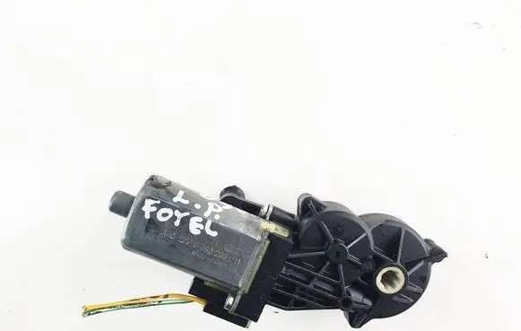 Mercedes-Benz CLS C219 Seat adjustment motor 0390203211