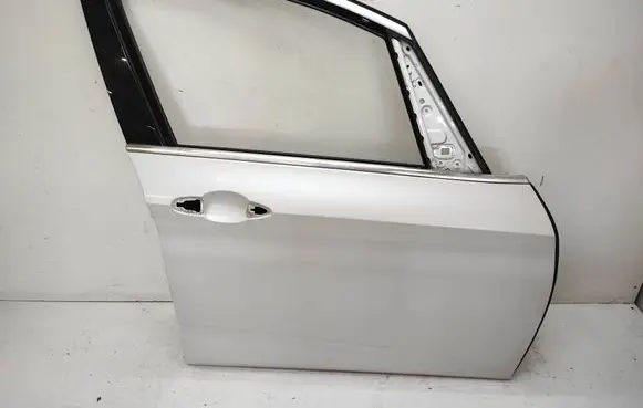BMW 2 F46 Front door 