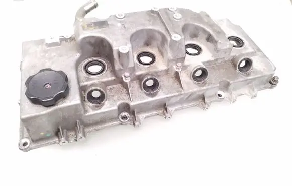 Mitsubishi Pajero Rocker cam cover 