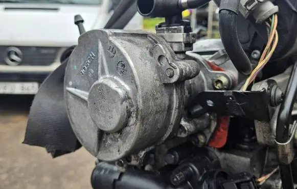 Renault Megane II Vacuum pump D163451323