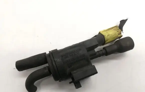 Mercedes-Benz E C207 W207 Engine mount vacuum valve 0025401497