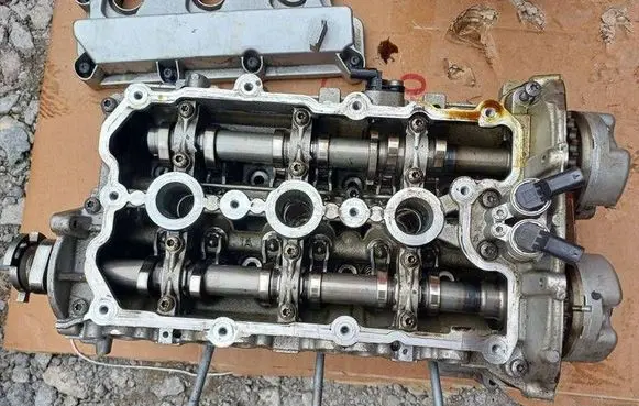 Audi Q7 4L Engine head 06E103404AA