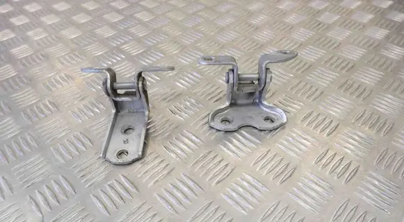 Rear door hinge set