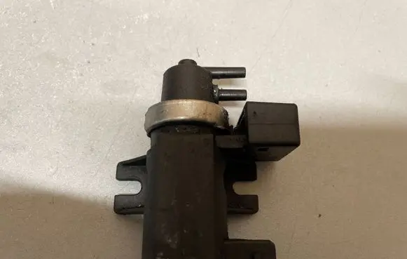 BMW X5 E53 Turbo solenoid valve 72279600