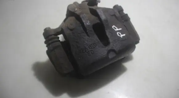 Hyundai i30 Front brake caliper