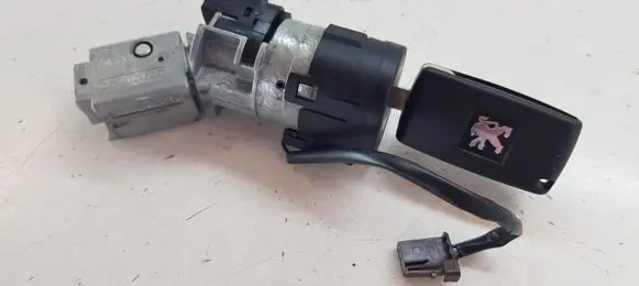Peugeot 5008 Ignition lock 9663123380