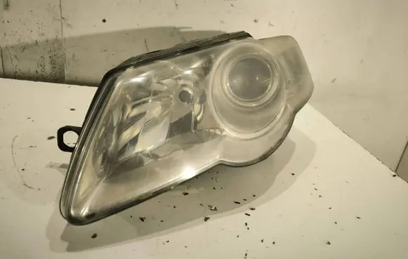 Volkswagen PASSAT B6 Headlight/headlamp 3C0941005J