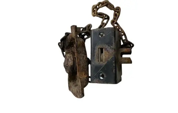 Toyota Hilux (AN10, AN20, AN30) Spare wheel mounting bracket 
