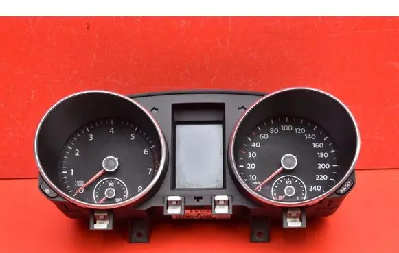 Volkswagen Golf V Speedometer (instrument cluster) 5K0920870B