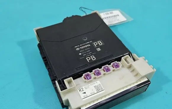 Toyota RAV 4 (XA50) Central body control module 89221-42420 IMPRK1533802