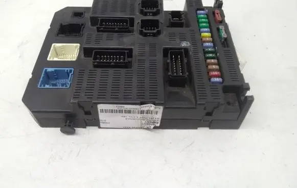 Peugeot Expert Fuse module 9664368980