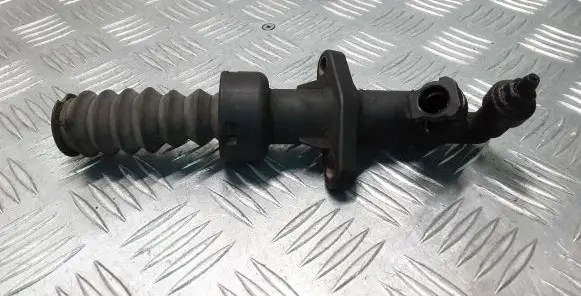Peugeot 307 Clutch slave cylinder 