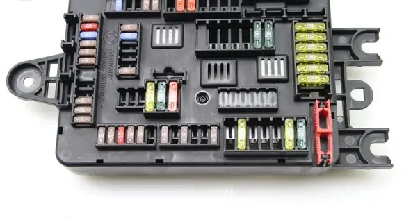 BMW 1 F20 F21 Fuse module 9261111