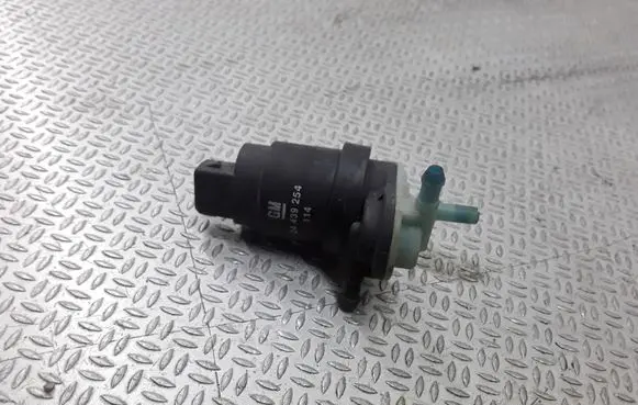 Opel Astra H Windscreen/windshield washer pump 24439254
