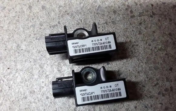 Honda CR-V Airbag deployment crash/impact sensor 77970T2AA010M4 5WK44621