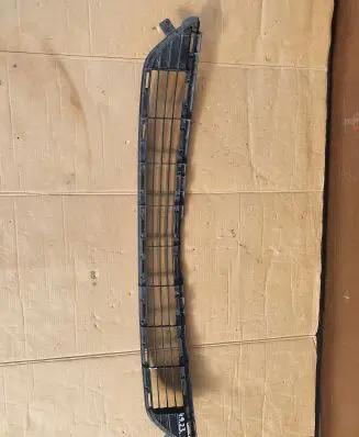 Toyota RAV 4 (XA40) Front bumper lower grill 5311242090