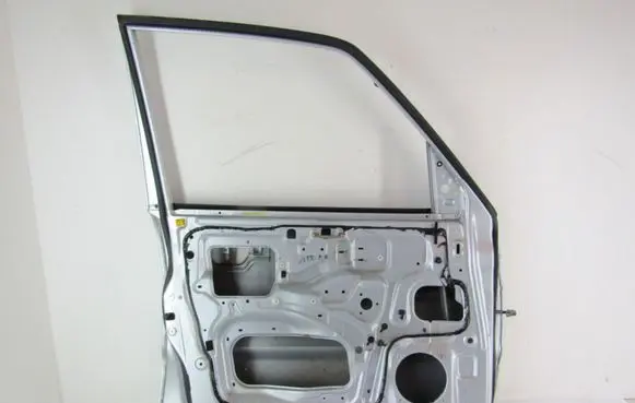 Mitsubishi Pajero Front door