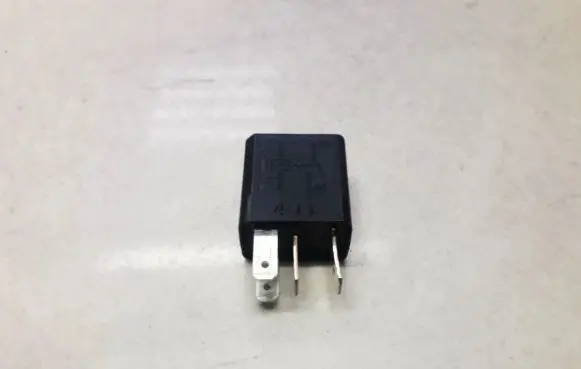 Opel Zafira A Other relay 24432680