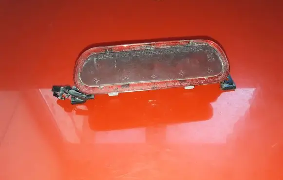 KIA Sorento Third/center stoplight 927003E0
