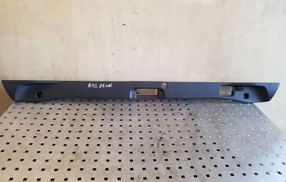 Volvo XC90 Loading door trim (molding) 