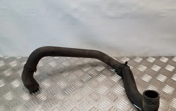 Volkswagen Touran I Engine coolant pipe/hose
