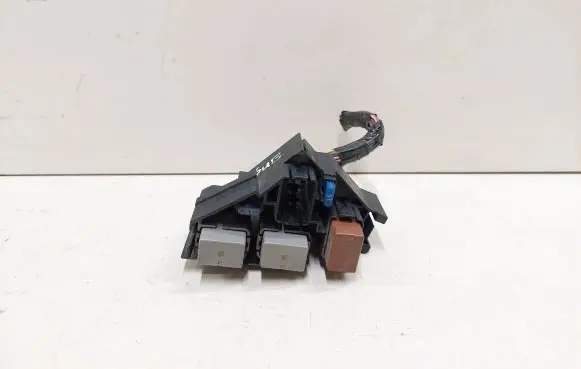 Subaru Forester SH Relay mounting block 