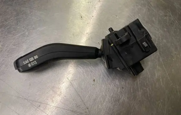 BMW 3 E46 Indicator stalk 8363668M 01104010