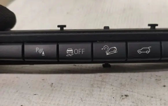 Traction control (ASR) switch