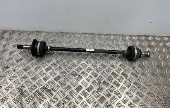 BMW 5 G30 G31 G38 Rear driveshaft 8664046