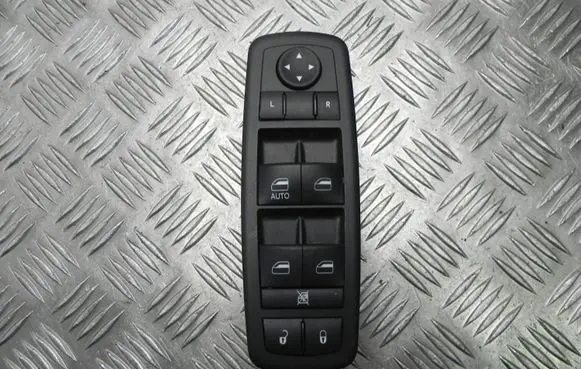 Jeep Cherokee Electric window control switch 68275252AB T6413