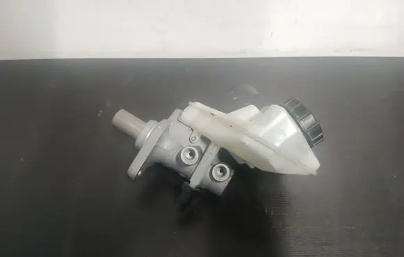 Volvo V70 Master brake cylinder 03350885571