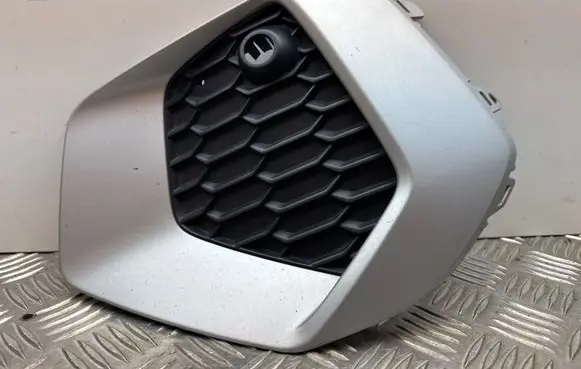 Audi A3 8Y Front bumper lower grill 8Y0807953 8Y0807681 8Y0919261
