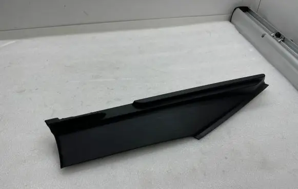 Tesla Model S (C) pillar trim 101033800C