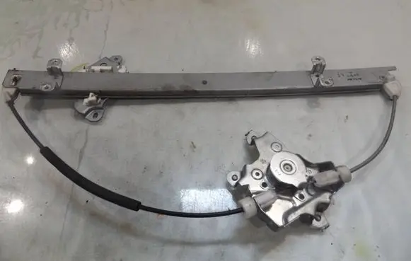 Nissan NV200 Front door window regulator with motor