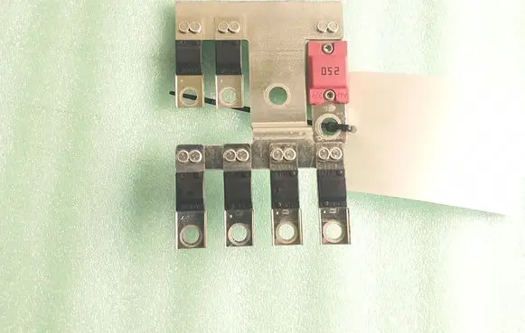 Mini Cooper Countryman F60 Battery relay fuse 193487