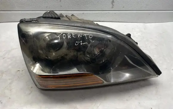 KIA Sorento Headlight/headlamp 921023E5XX