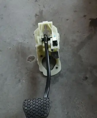 BMW 4 F32 F33 Brake pedal 6859639