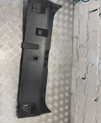 Trunk/boot sill cover protection