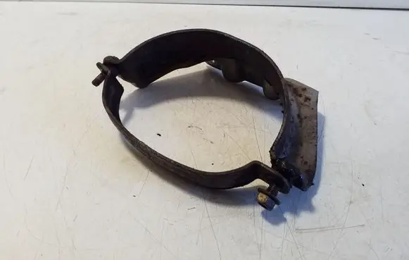 Fiat 500L Muffler mount bracket/holder 55217450