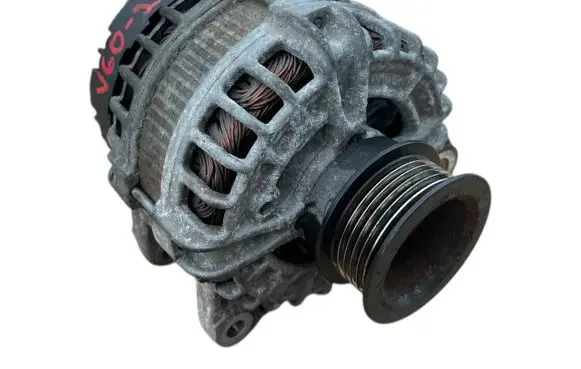 Volvo V60 Generator/alternator 30659580 C83HC 0125812009