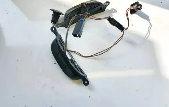 Opel Zafira A Steering wheel buttons/switches 90561159 6014387