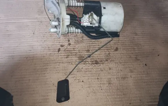 Renault Megane I Fuel level sensor 7700429144B