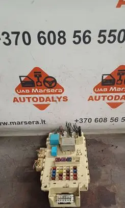 Toyota Yaris Fuse module PPT20GF10 1201G100