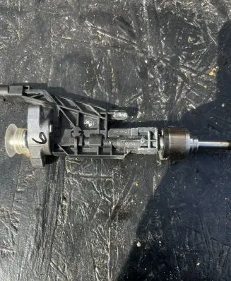 BMW X4M F98 Fuel injector 8671991