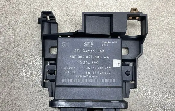 Opel Astra J Light module LCM 13326599