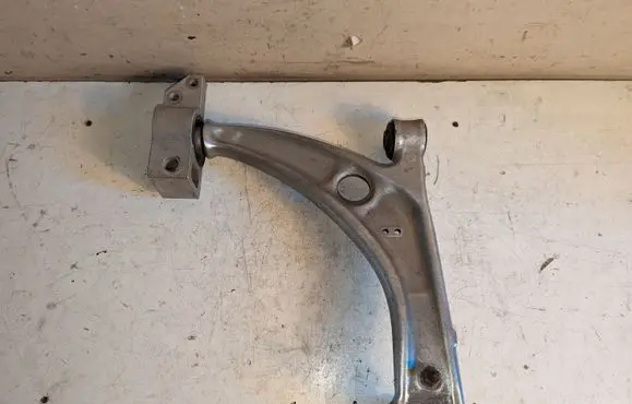 Volkswagen PASSAT CC Front lower control arm/wishbone